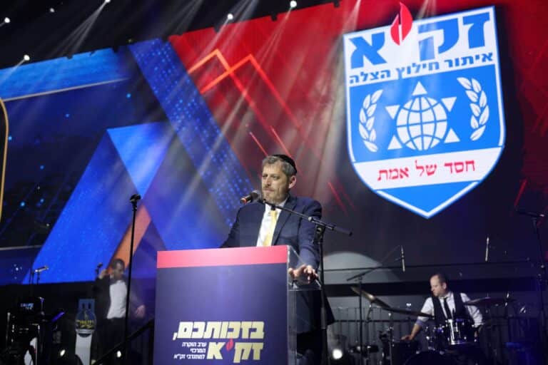 הגאון רבי יצחק זילברשטיין למתנדבי זק"א: "אתם זוכים בעבודת הקודש לקדש שם שמים"