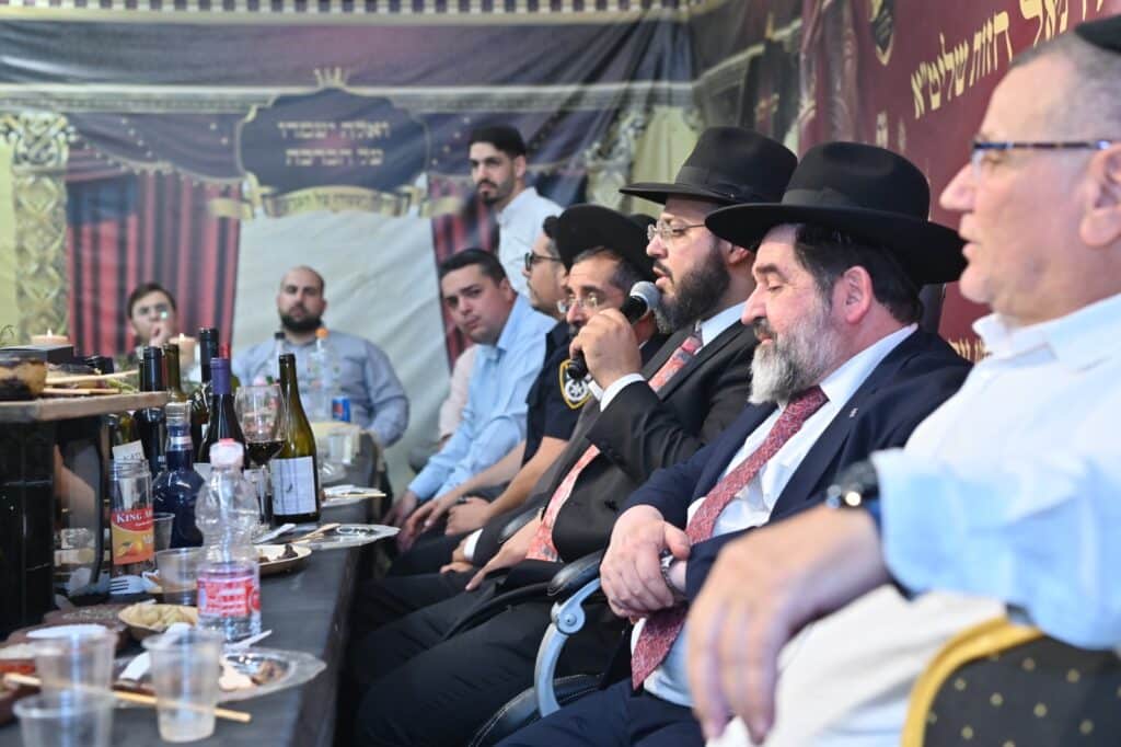 מאות משתתפים בשמחת הפורים בראשות הגר"ד חזות