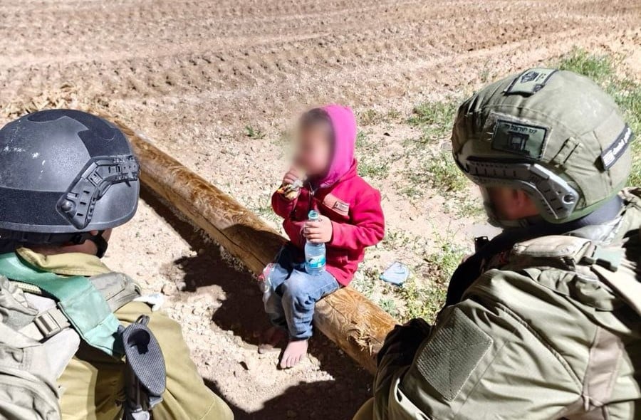 "חמאס שלחו אותי": ילד עזתי התקרב ללוחמים בגבול הרצועה