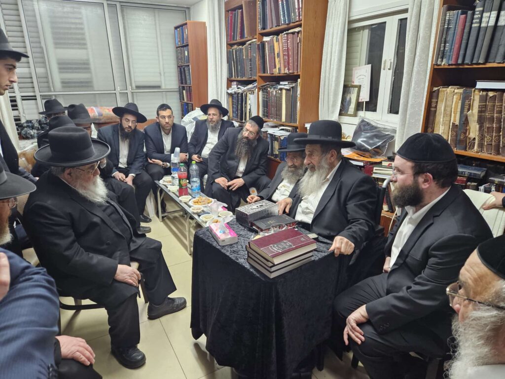 גלריה מסכמת: המונים עלו לנחם את רבני משפחת בן שמעון