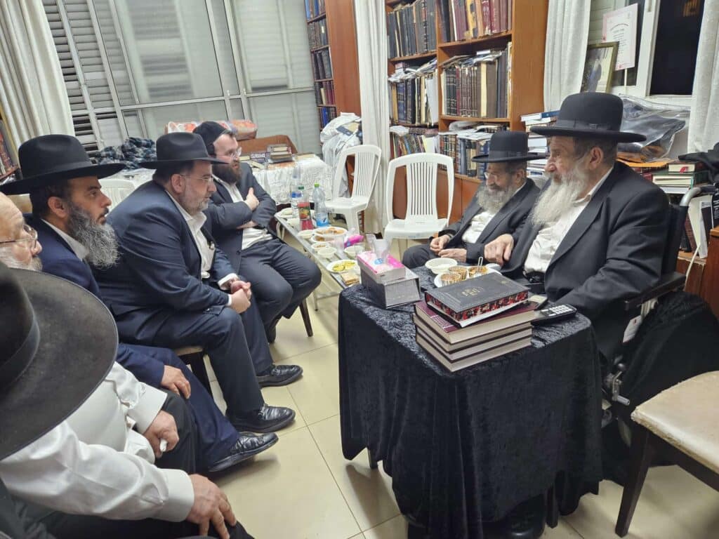 גלריה מסכמת: המונים עלו לנחם את רבני משפחת בן שמעון