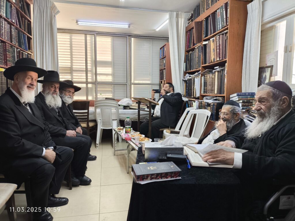 גלריה מסכמת: המונים עלו לנחם את רבני משפחת בן שמעון