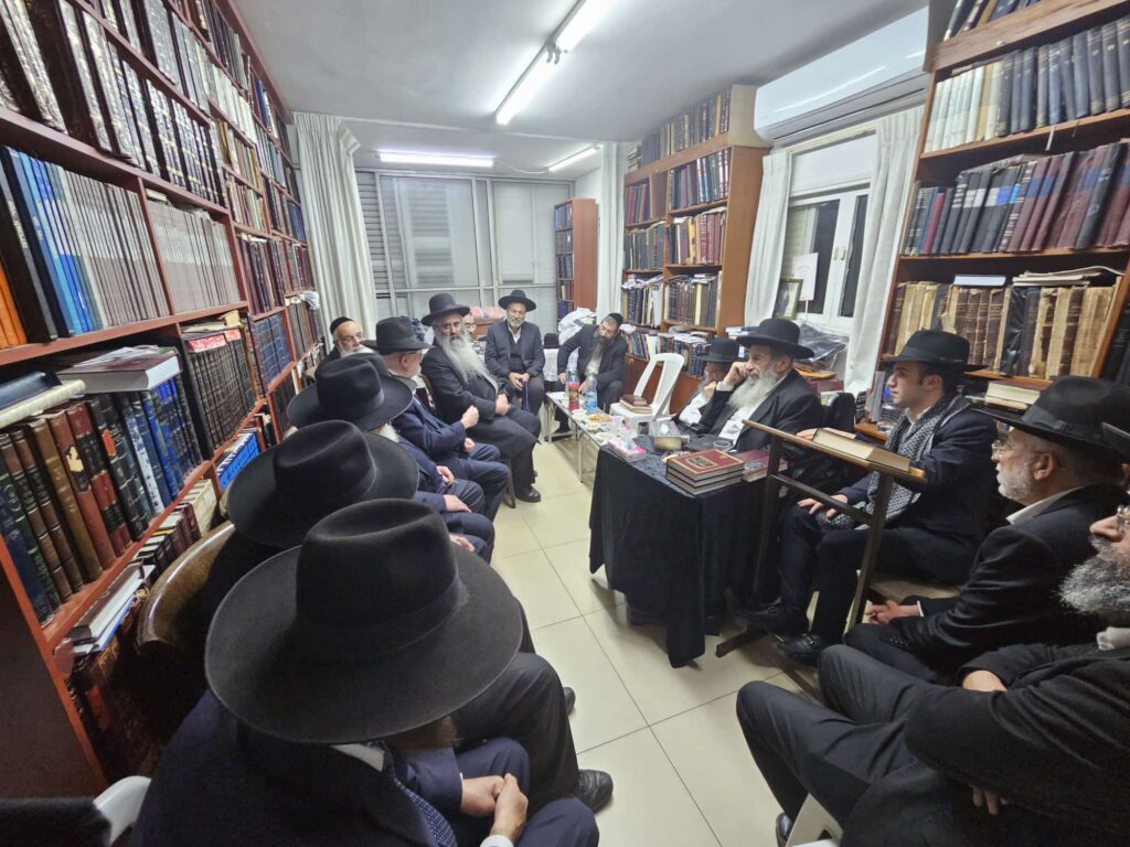 גלריה מסכמת: המונים עלו לנחם את רבני משפחת בן שמעון