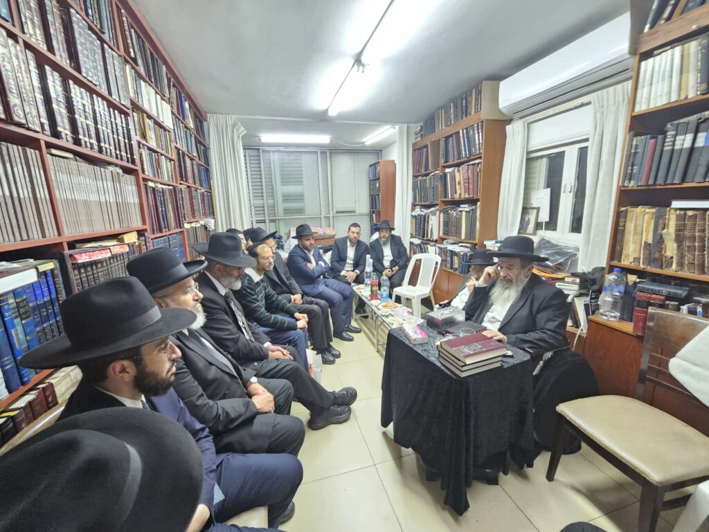 גלריה מסכמת: המונים עלו לנחם את רבני משפחת בן שמעון