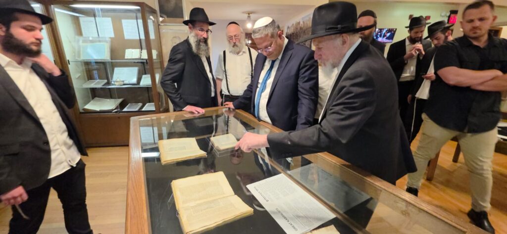 השר בן גביר ב-770: "הרבי דורש תנועה – לא לחכות לנס"