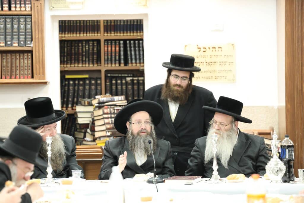 בראשות האדמו"ר: בצאנז טשאקאווע ערכו הילולא ל-'דברי חיים'