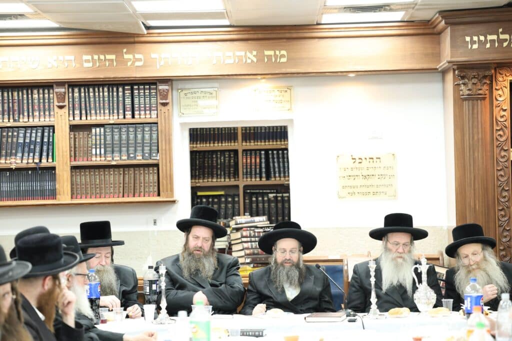 בראשות האדמו"ר: בצאנז טשאקאווע ערכו הילולא ל-'דברי חיים'