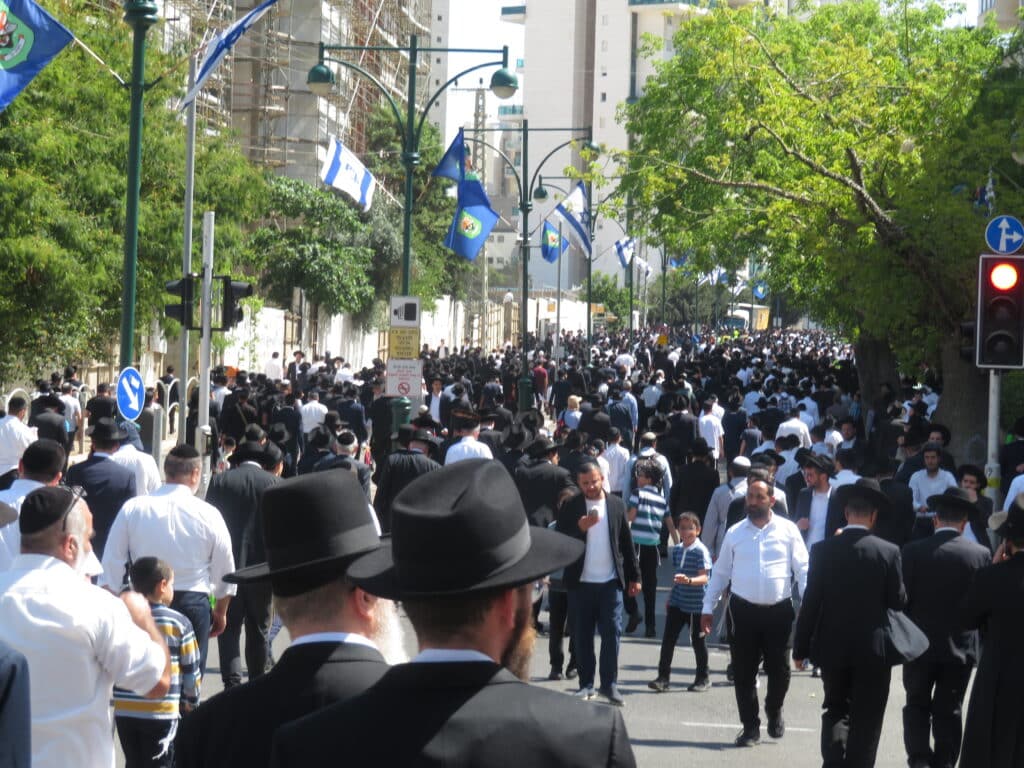 רגעי כאב וגעגוע במסע הלוויה של הגר"מ מאזוז זצוק"ל
