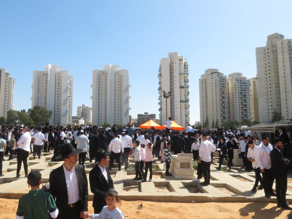 רגעי כאב וגעגוע במסע הלוויה של הגר"מ מאזוז זצוק"ל