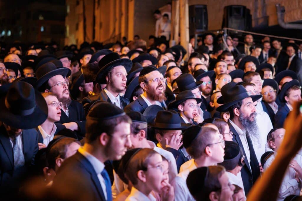 במעמד ראשי הישיבות: רבבות הקבילו את פני מרן הגר"ד לנדו