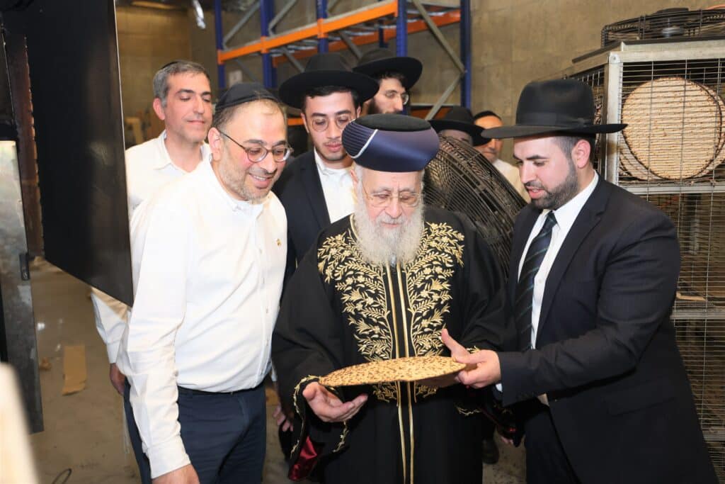 אשדוד: הראשון לציון מסר שיעור הלכתי ואפה מצות מצווה