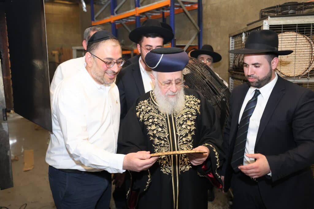 אשדוד: הראשון לציון מסר שיעור הלכתי ואפה מצות מצווה