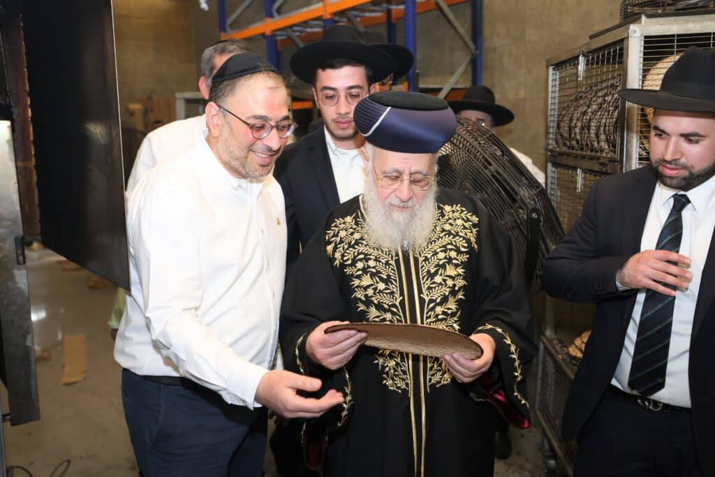 אשדוד: הראשון לציון מסר שיעור הלכתי ואפה מצות מצווה