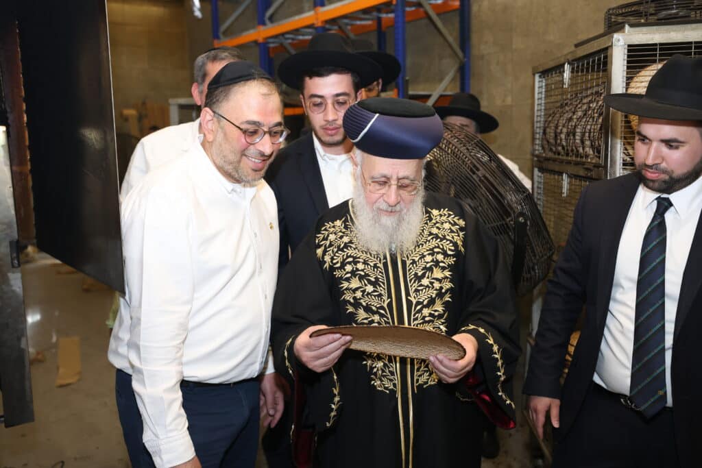 אשדוד: הראשון לציון מסר שיעור הלכתי ואפה מצות מצווה