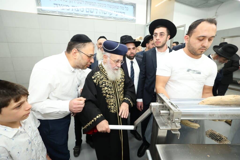 אשדוד: הראשון לציון מסר שיעור הלכתי ואפה מצות מצווה