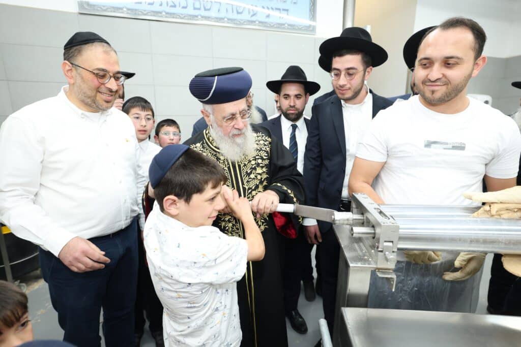 אשדוד: הראשון לציון מסר שיעור הלכתי ואפה מצות מצווה