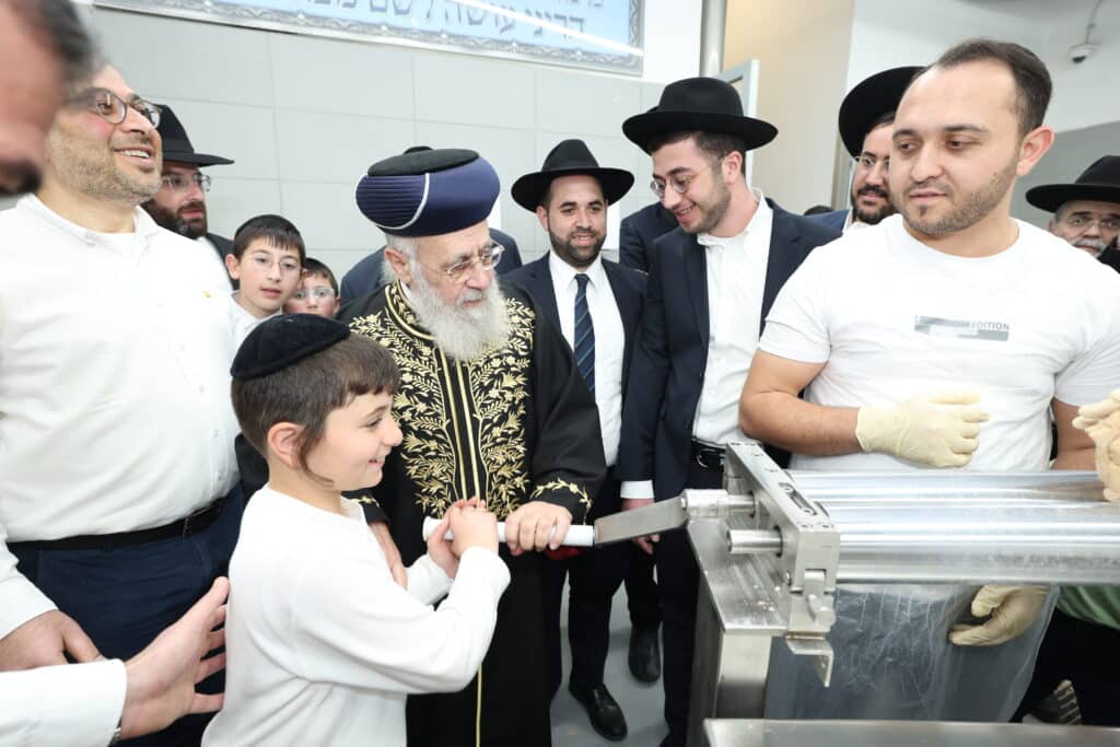 אשדוד: הראשון לציון מסר שיעור הלכתי ואפה מצות מצווה