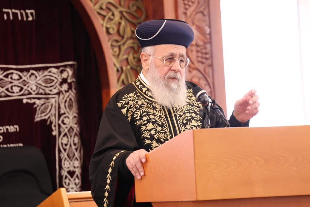 אשדוד: הראשון לציון מסר שיעור הלכתי ואפה מצות מצווה