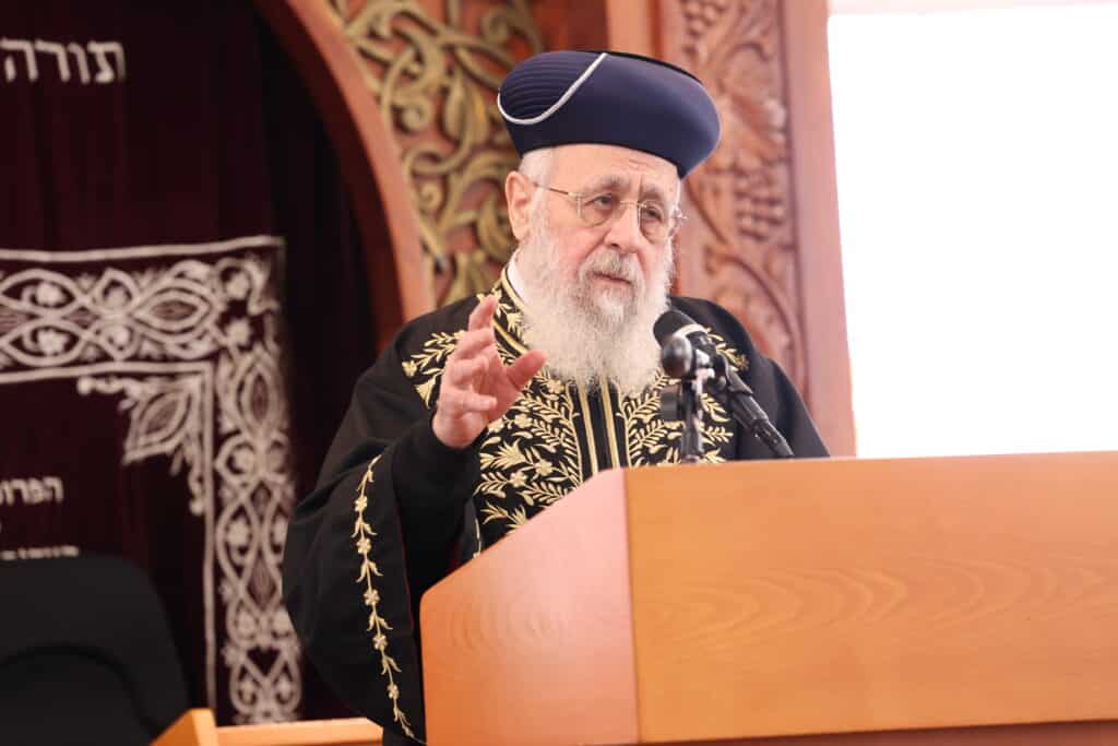 אשדוד: הראשון לציון מסר שיעור הלכתי ואפה מצות מצווה