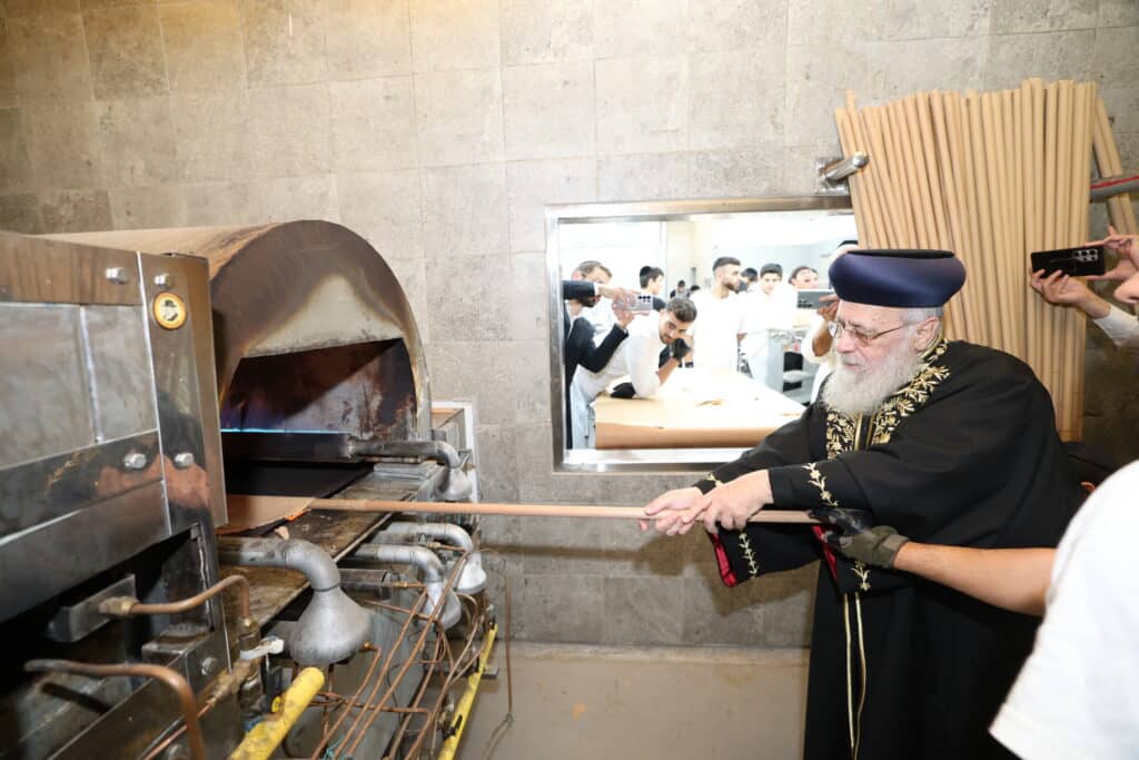 אשדוד: הראשון לציון מסר שיעור הלכתי ואפה מצות מצווה