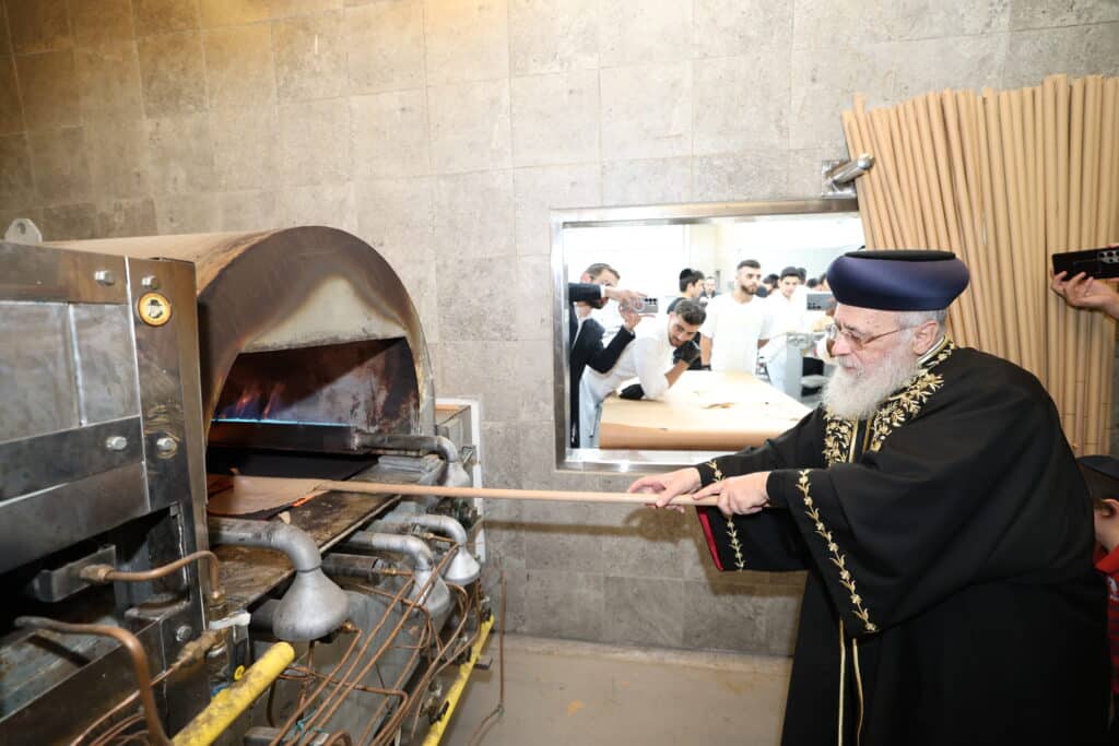 אשדוד: הראשון לציון מסר שיעור הלכתי ואפה מצות מצווה