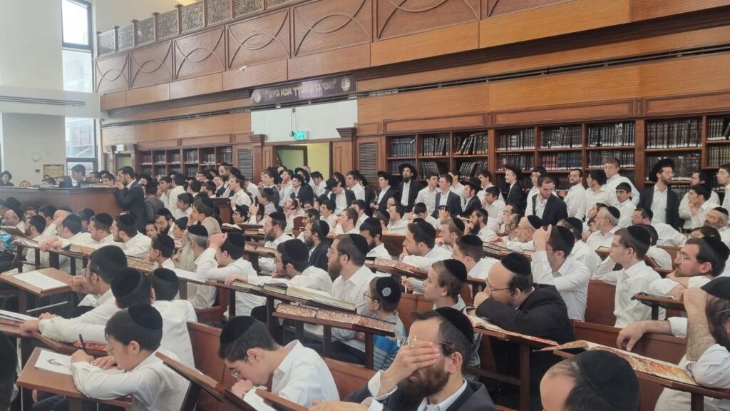 מודיעין עילית: 'סדר' לחמש מאות בחורים ושיחות מגדולי הרבנים