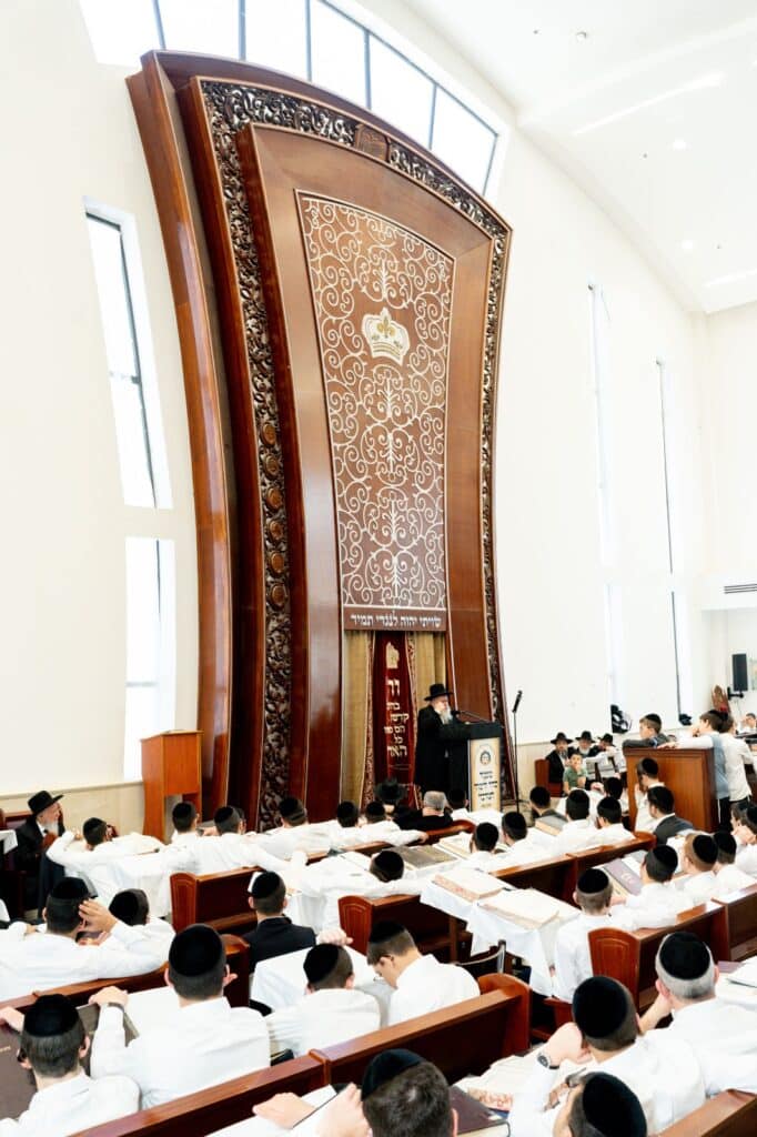 מודיעין עילית: 'סדר' לחמש מאות בחורים ושיחות מגדולי הרבנים