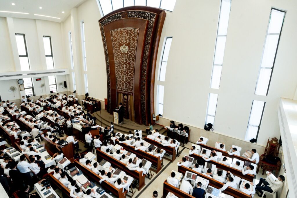 מודיעין עילית: 'סדר' לחמש מאות בחורים ושיחות מגדולי הרבנים