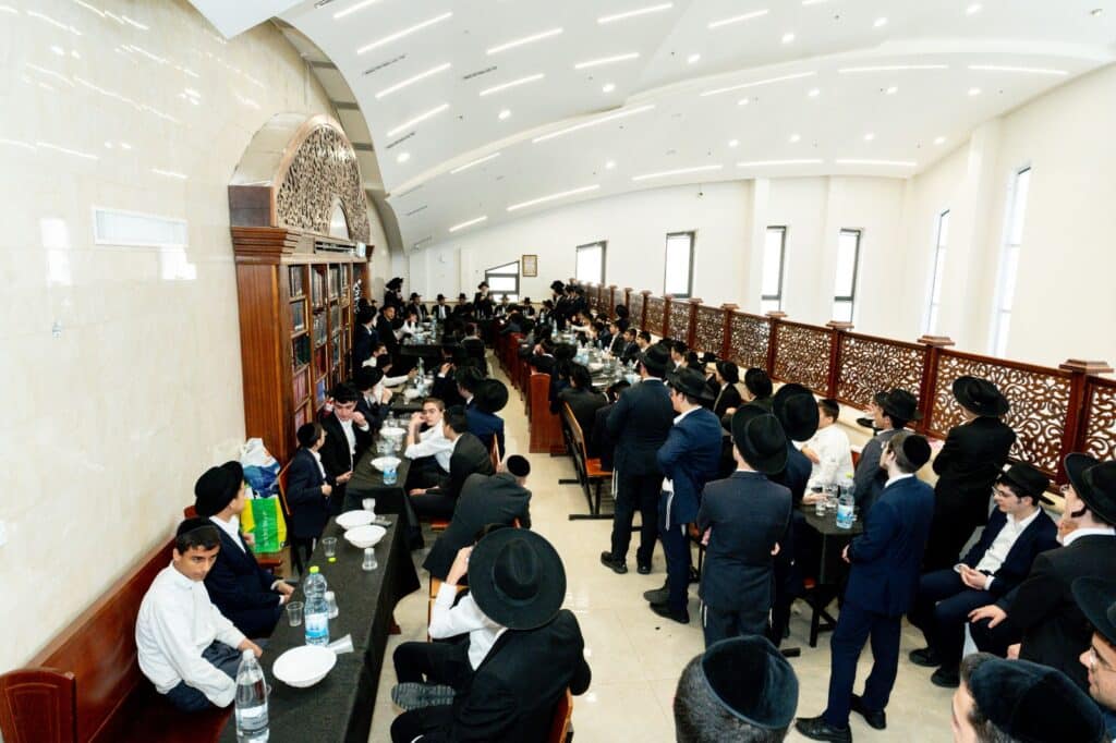 מודיעין עילית: 'סדר' לחמש מאות בחורים ושיחות מגדולי הרבנים