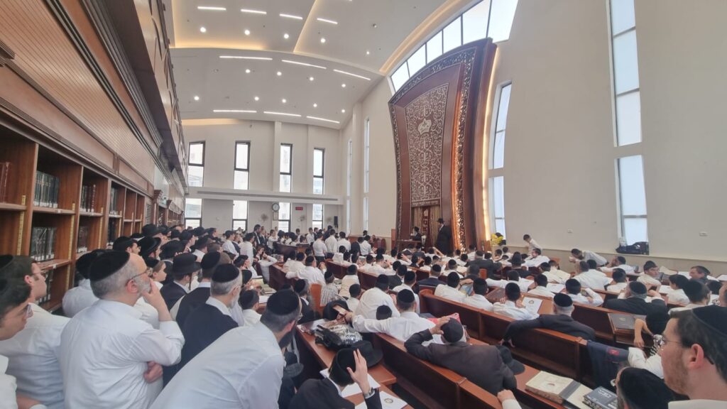 מודיעין עילית: 'סדר' לחמש מאות בחורים ושיחות מגדולי הרבנים