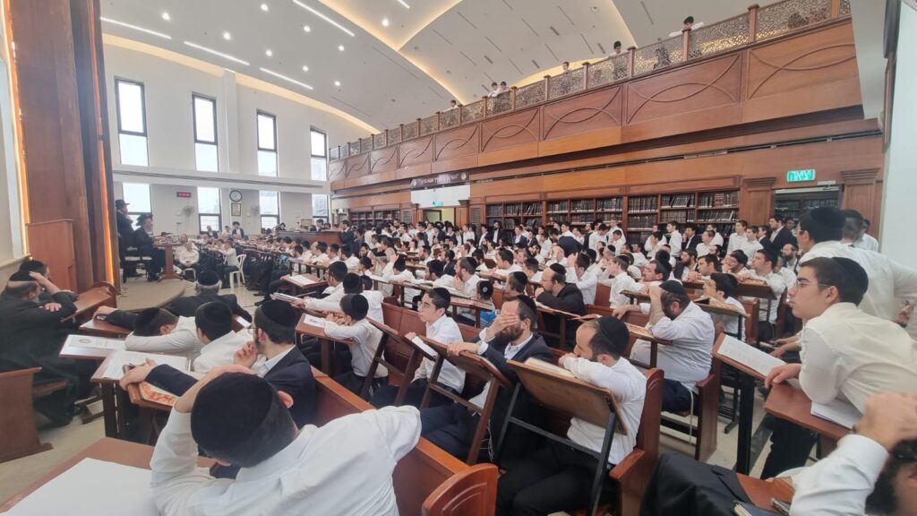 מודיעין עילית: 'סדר' לחמש מאות בחורים ושיחות מגדולי הרבנים