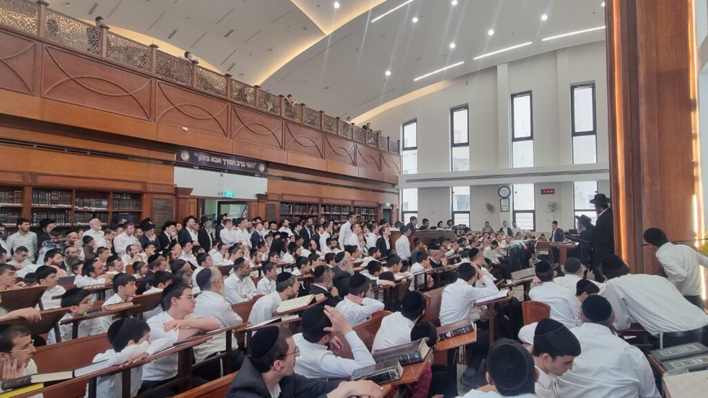 מודיעין עילית: 'סדר' לחמש מאות בחורים ושיחות מגדולי הרבנים