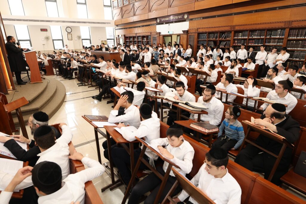 מודיעין עילית: 'סדר' לחמש מאות בחורים ושיחות מגדולי הרבנים