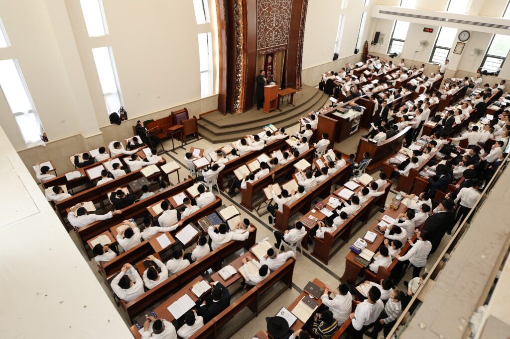 מודיעין עילית: 'סדר' לחמש מאות בחורים ושיחות מגדולי הרבנים