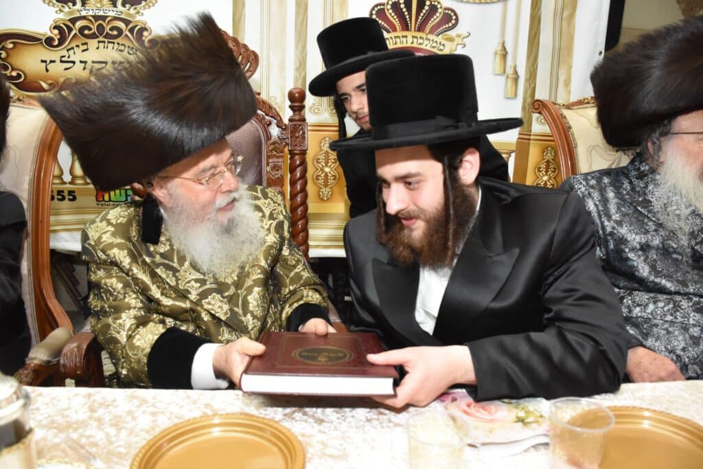 תיעוד: שמחת התנאים בחצרות מישקולץ - עתלית - גארליץ