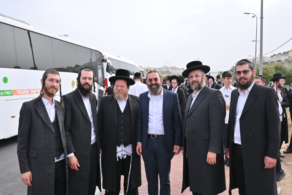 90 אוטובוסים הובילו 5,000 בחורי ישיבות מביתר עילית לצפון