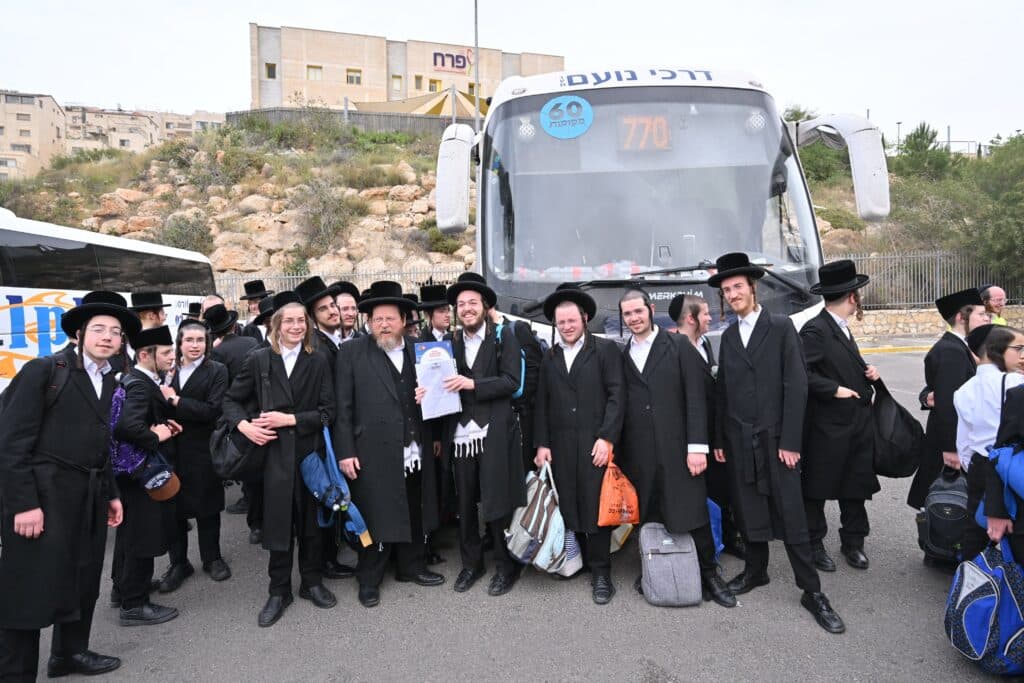 90 אוטובוסים הובילו 5,000 בחורי ישיבות מביתר עילית לצפון