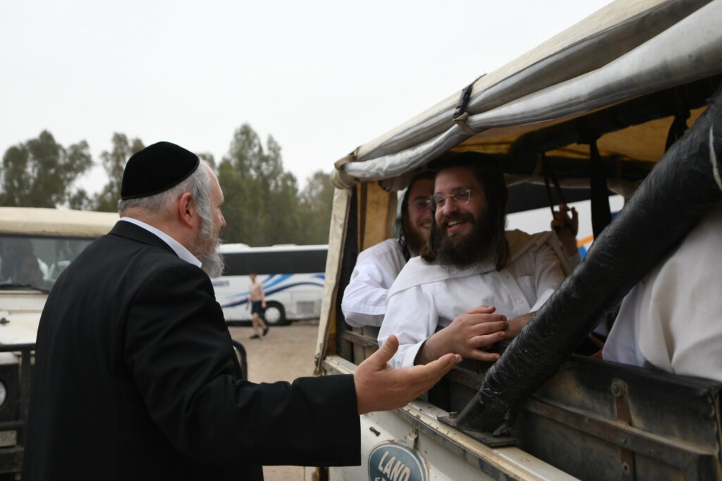 90 אוטובוסים הובילו 5,000 בחורי ישיבות מביתר עילית לצפון