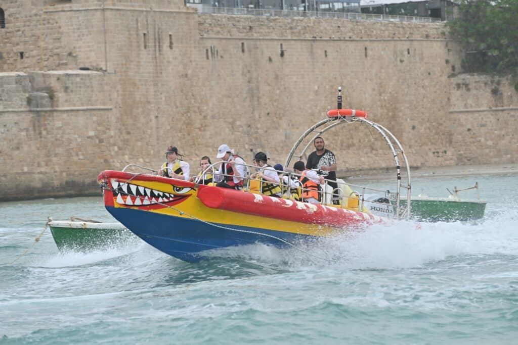 90 אוטובוסים הובילו 5,000 בחורי ישיבות מביתר עילית לצפון