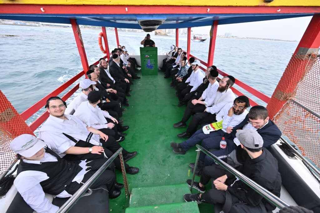 90 אוטובוסים הובילו 5,000 בחורי ישיבות מביתר עילית לצפון