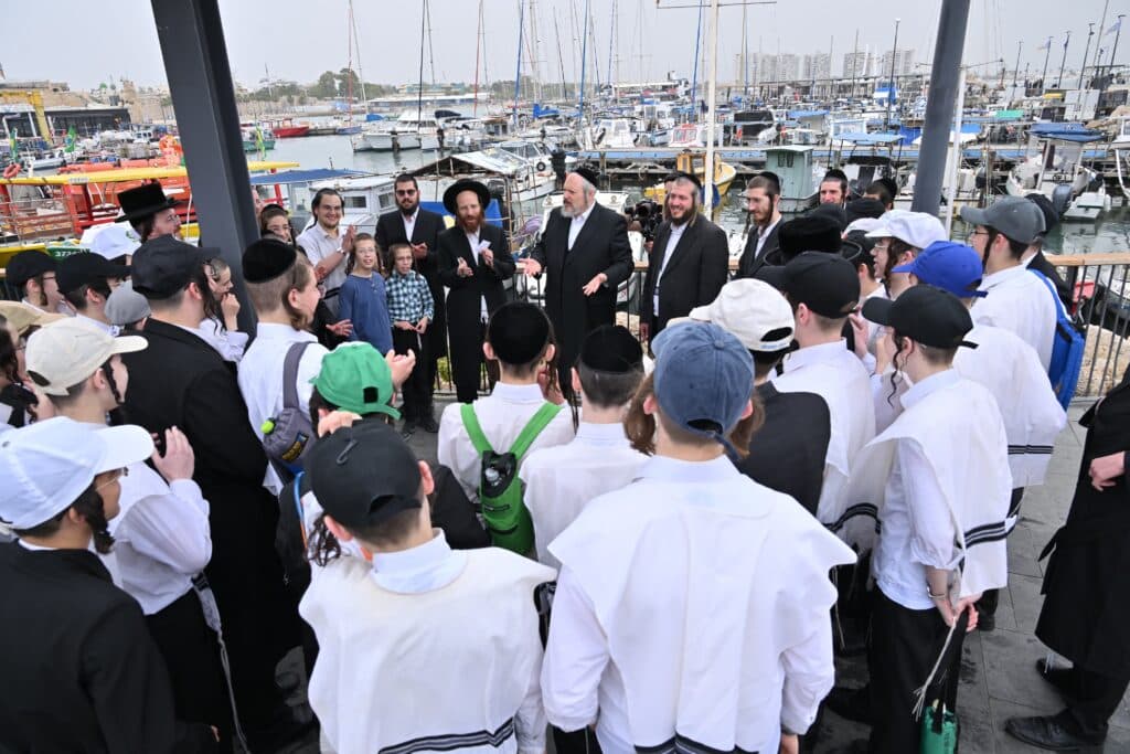 90 אוטובוסים הובילו 5,000 בחורי ישיבות מביתר עילית לצפון