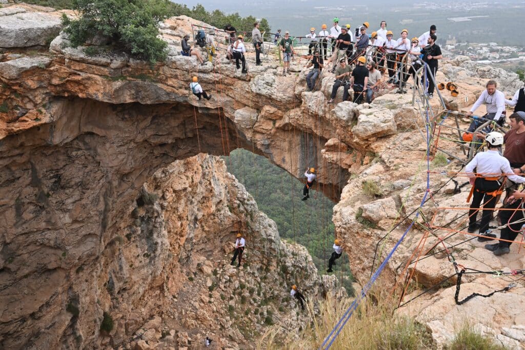 90 אוטובוסים הובילו 5,000 בחורי ישיבות מביתר עילית לצפון