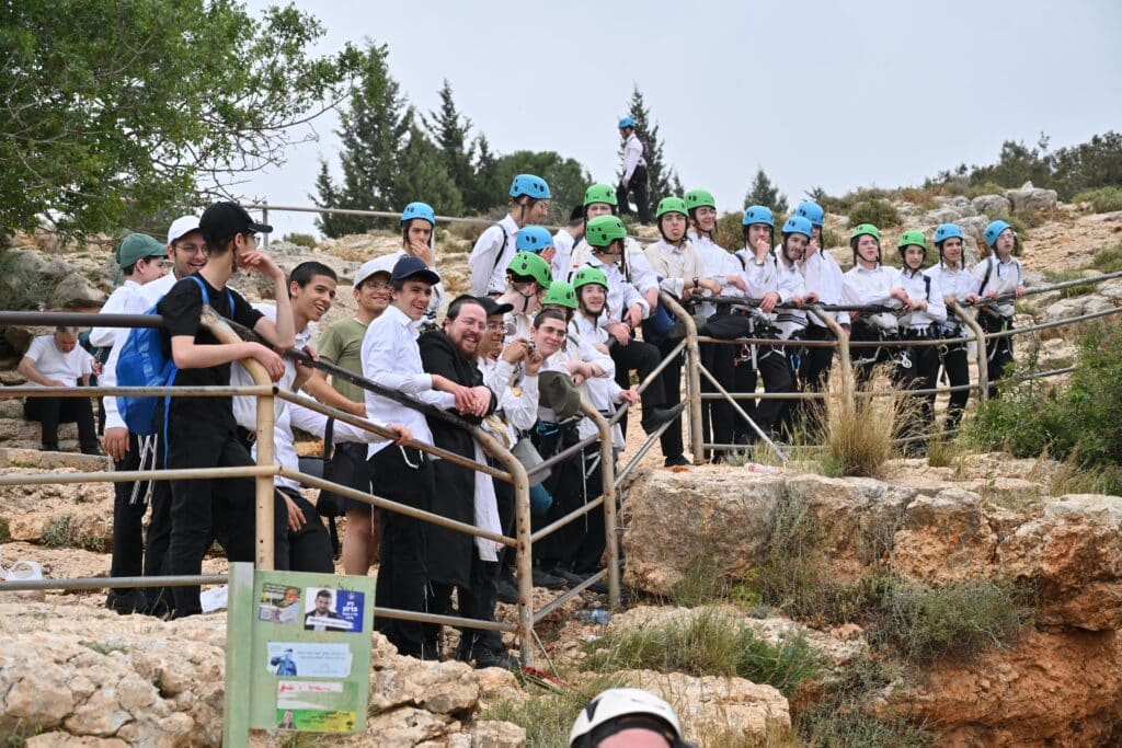 90 אוטובוסים הובילו 5,000 בחורי ישיבות מביתר עילית לצפון