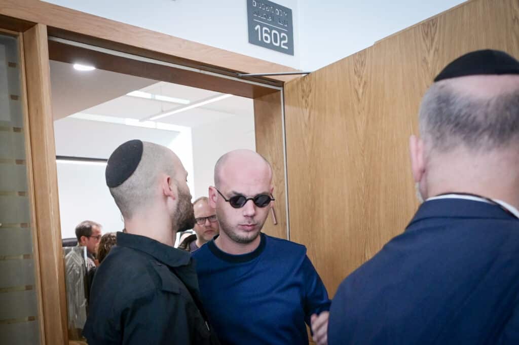 פרשת פלדשטיין מתערבלת, איראן מתרגלת והכנסת מתלהטת