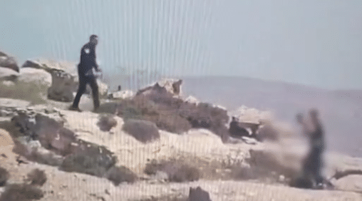 תיעוד דרמטי: יידו אבנים על יהודים, השוטרים חתרו למעצר