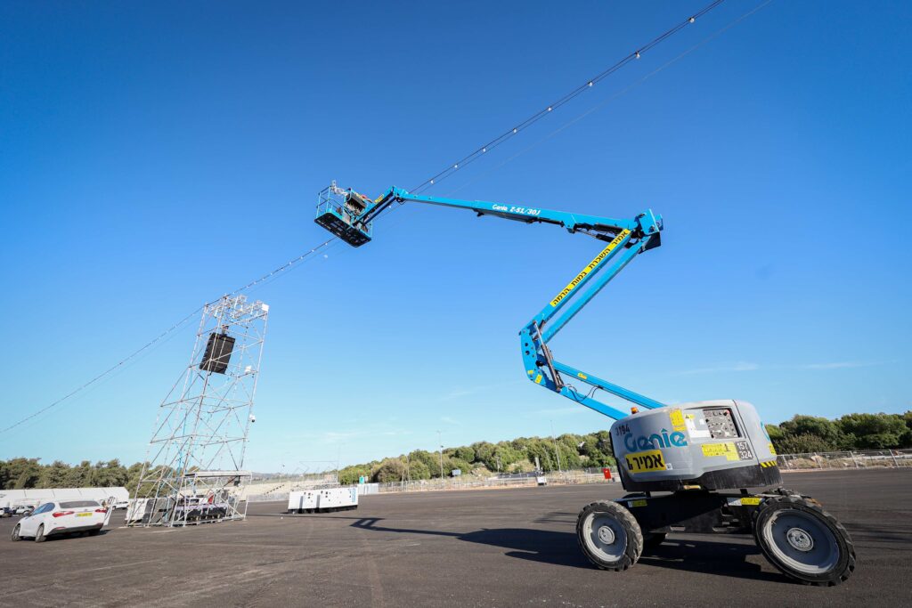 הצלם החסידי תיעד: המתחם הענק שבו ידליק ר' מיילך את מירון