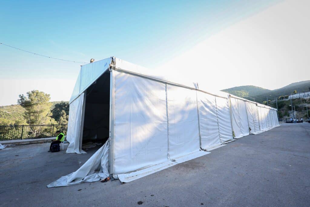 הצלם החסידי תיעד: המתחם הענק שבו ידליק ר' מיילך את מירון