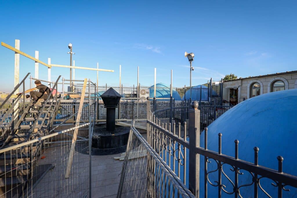 הצלם החסידי תיעד: המתחם הענק שבו ידליק ר' מיילך את מירון