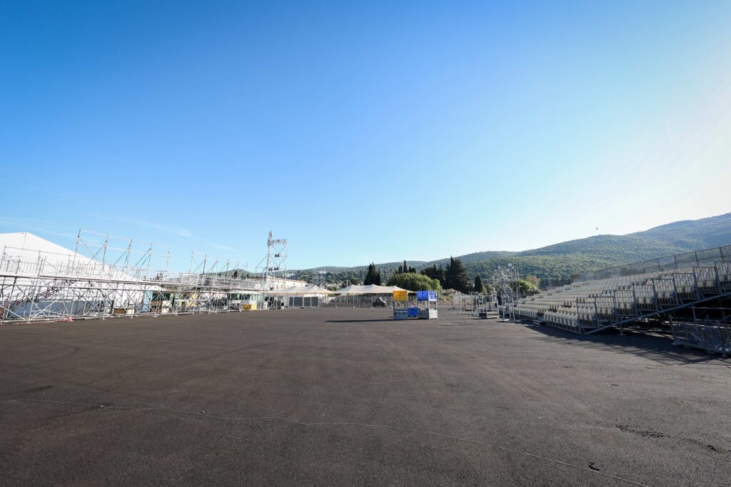 הצלם החסידי תיעד: המתחם הענק שבו ידליק ר' מיילך את מירון