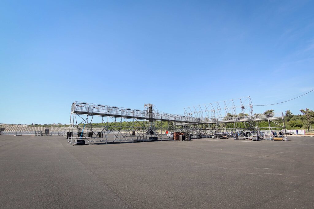 הצלם החסידי תיעד: המתחם הענק שבו ידליק ר' מיילך את מירון